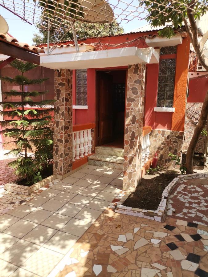 Hotel Badinca Alojamento Low Cost In Bissau Avenida Francisco Mendes Eksteriør bilde